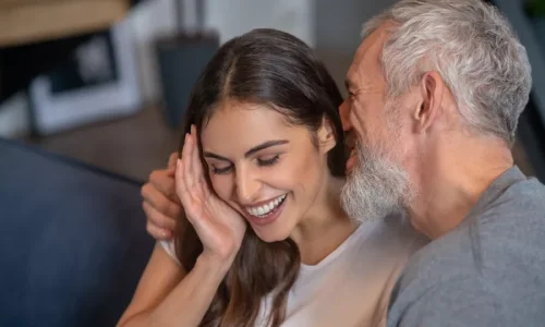 ما هو تأثير فارق السن الكبير بين الزوجين على حياتهم الزوجية؟
