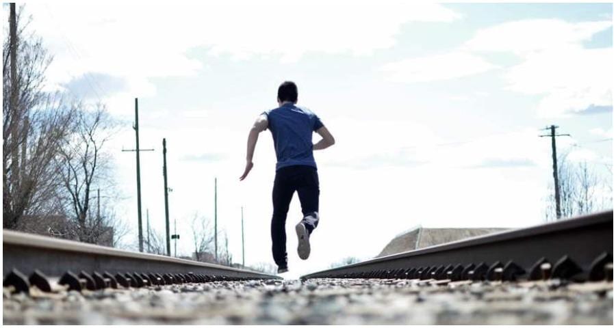 تفسير حلم الهروب والاختباء من الشرطة للرجل لابن سيرين