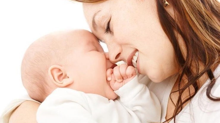 تعرف على تفسير حلم حمل طفلة رضيعة للعزباء لابن سيرين