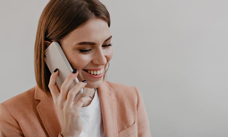 ما تفسير حلم محادثة شخص اعرفه بالجوال للعزباء لابن سيرين