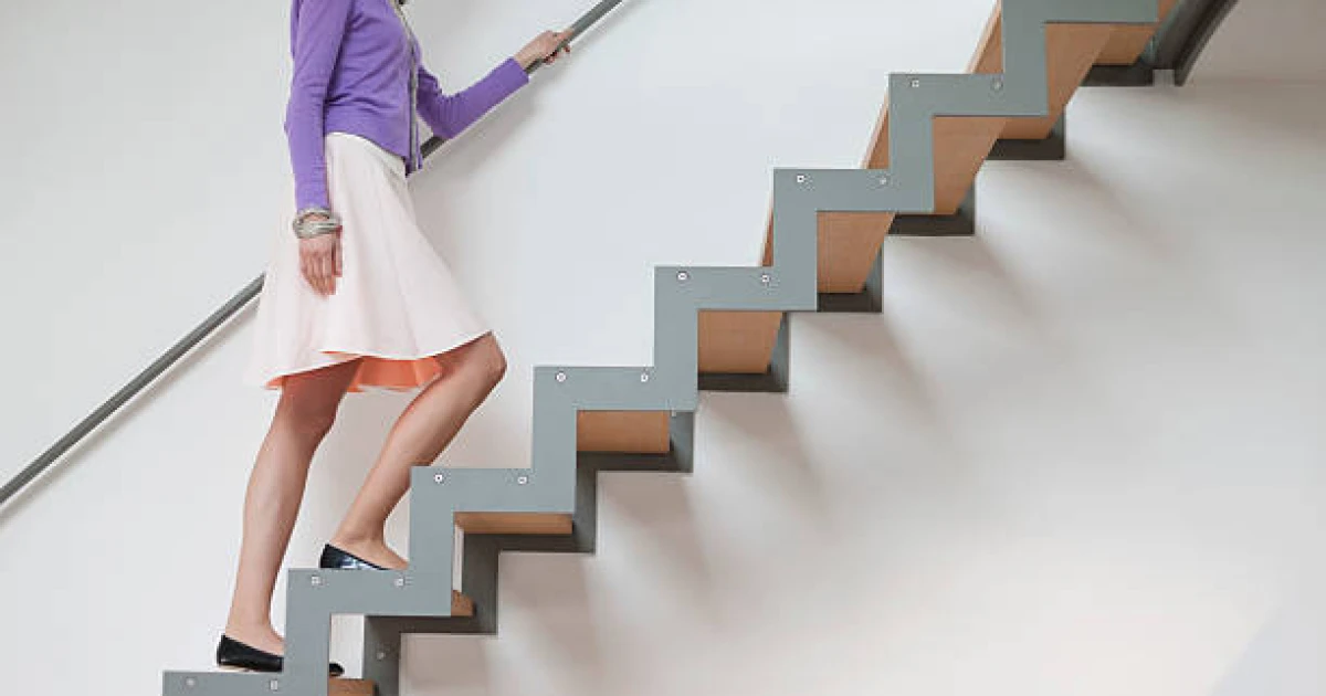 تعرف على تفسير حلم صعود الدرج بخوف للمتزوجه لابن سيرين