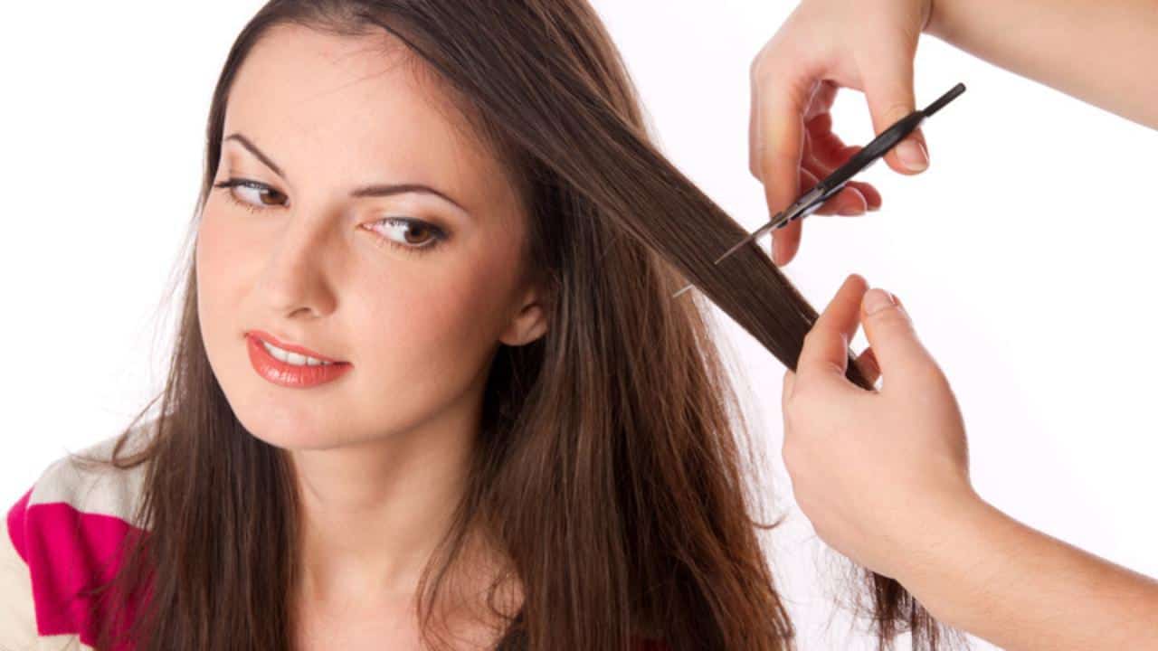 اعرف تفسير رؤية قص الشعر في المنام للمتزوجة من شخص تعرفه لابن سيرين