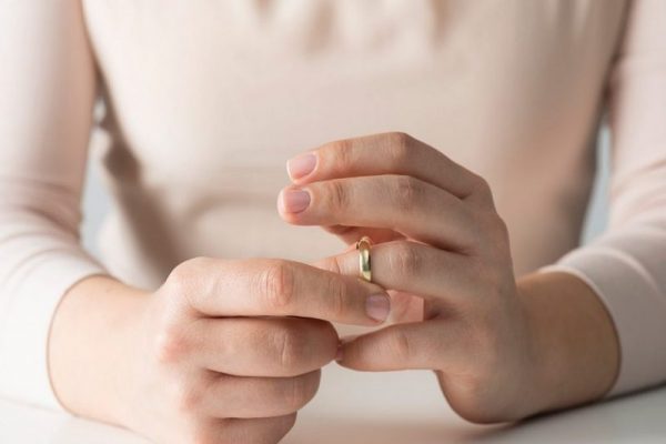 تفسير حلم وجودي في بيت طليقي لابن سيرين