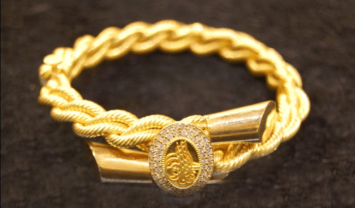 اعرف أكثر عن تفسير رؤية أساور الذهب في المنام لابن سيرين