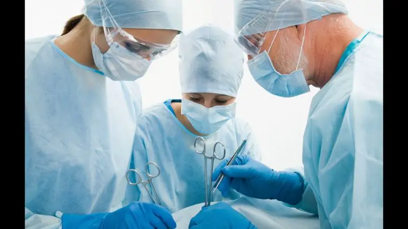 أهم 20 تفسير لحلم عملية جراحية في البطن لابن سيرين