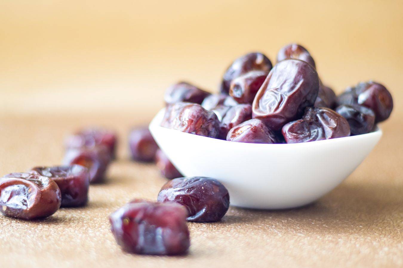 ما هو تفسير رؤية اكل رطب في المنام لابن سيرين