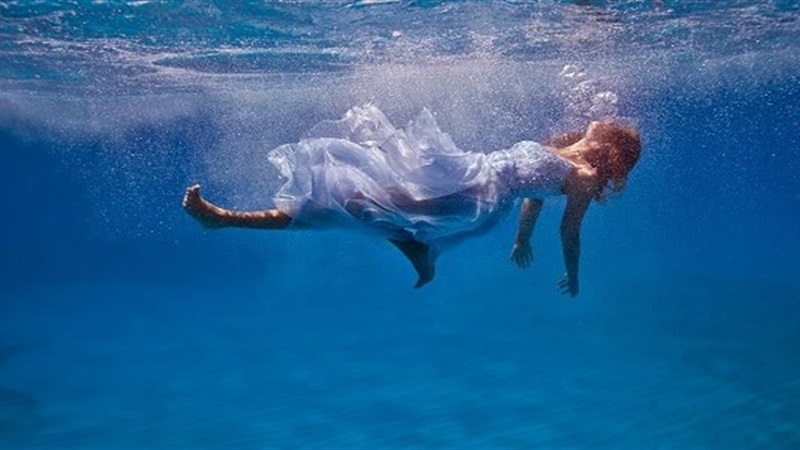 ما هو تفسير رؤية البحر في المنام للعزباء لابن سيرين