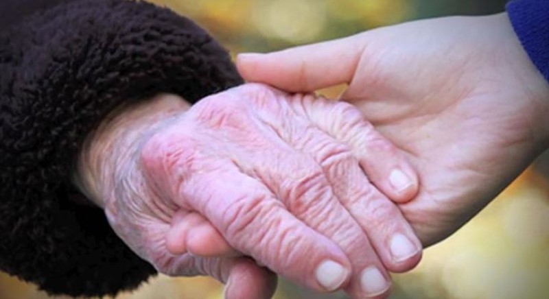 ما هو تفسير حلم رؤية الميت والتحدث معه في المنام لابن سيرين