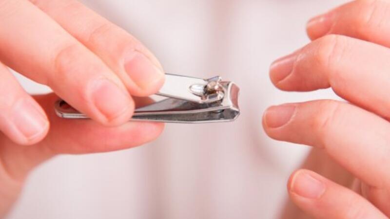 تعرف على تفسير رؤية قص الاظافر في المنام لابن سيرين