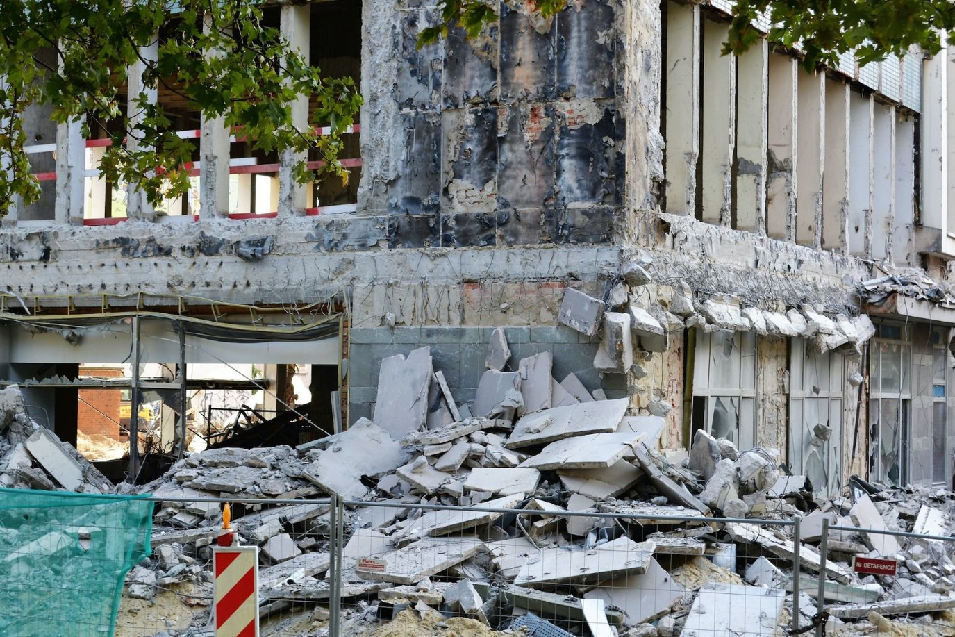 تعرف على تفسير رؤية الزلزال في المنام والنجاة منه للمتزوجة لابن سيرين