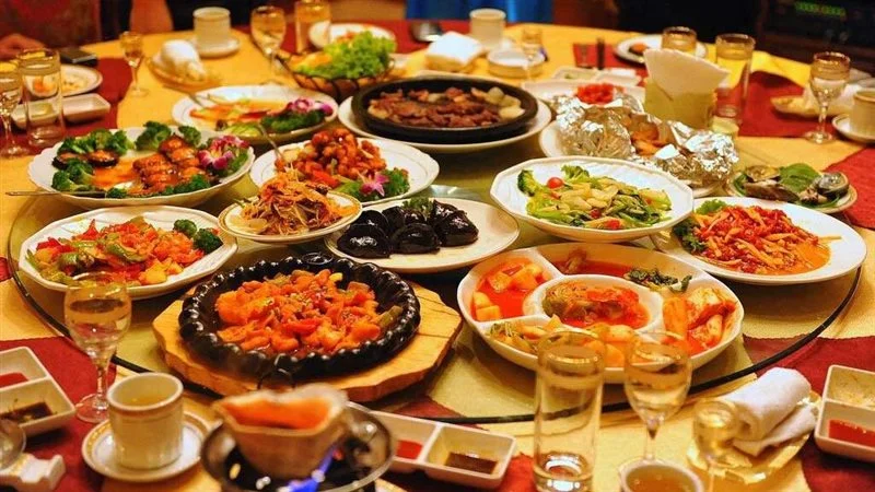 تعرف على تفسير حلم الأكل مع الأقارب في المنام لابن سيرين