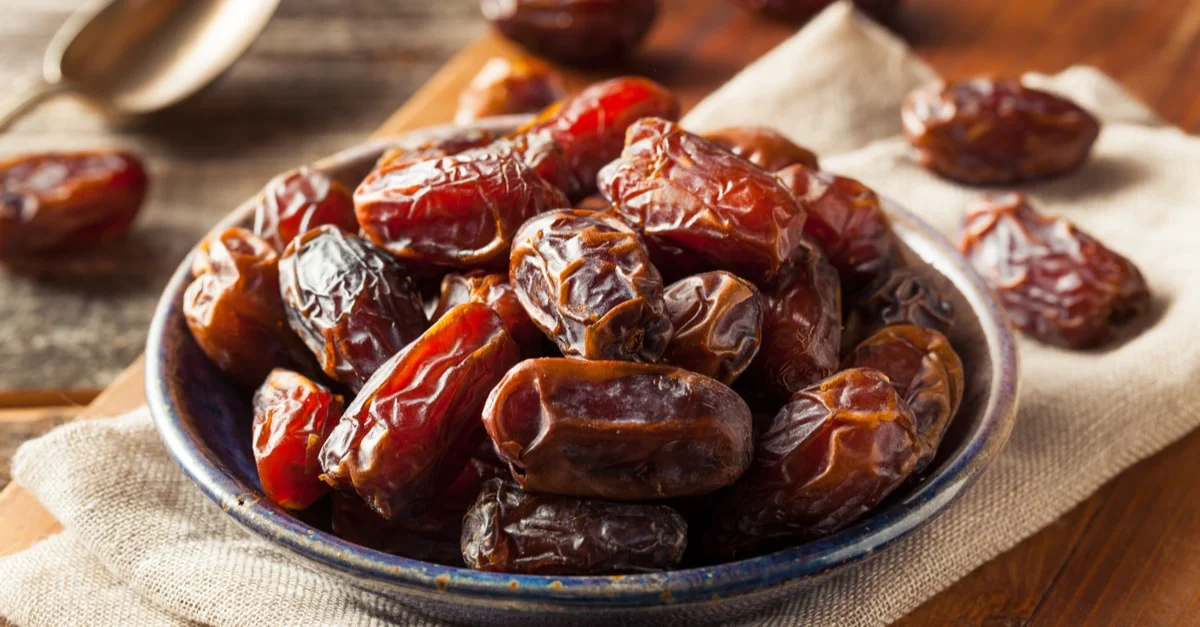 ما هو تفسير رؤية أكل التمر في المنام لابن سيرين