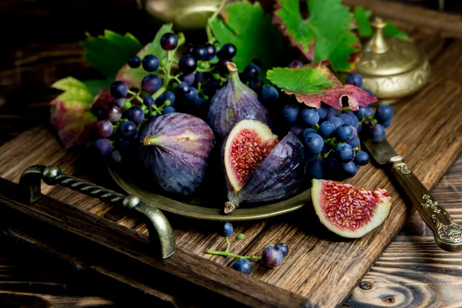 ما هو تفسير رؤية العنب والتين في المنام لابن سيرين