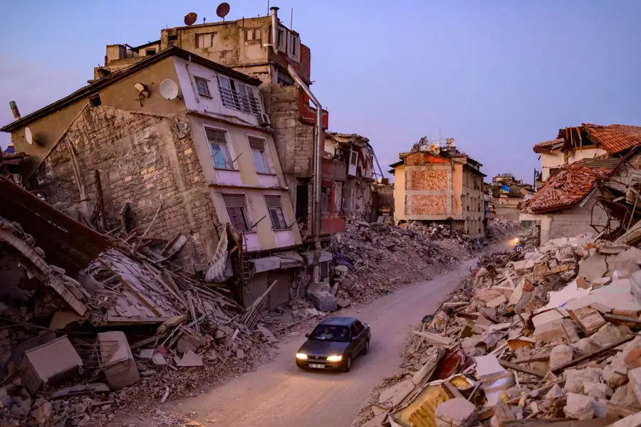 اعرف أكثر عن تفسير حلم الزلزال في البيت في المنام لابن سيرين